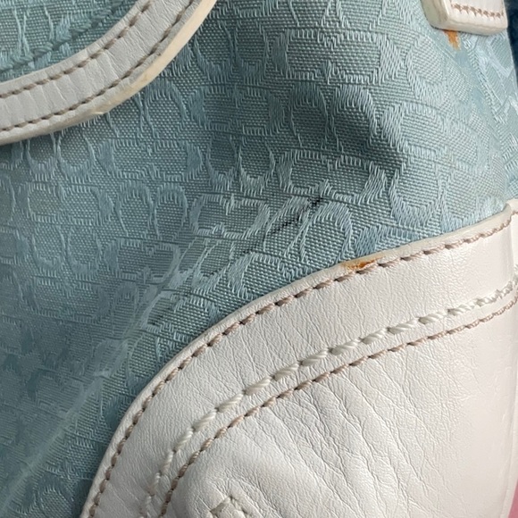 Teal and White Coach Purse 👜 - Picture 14 of 15